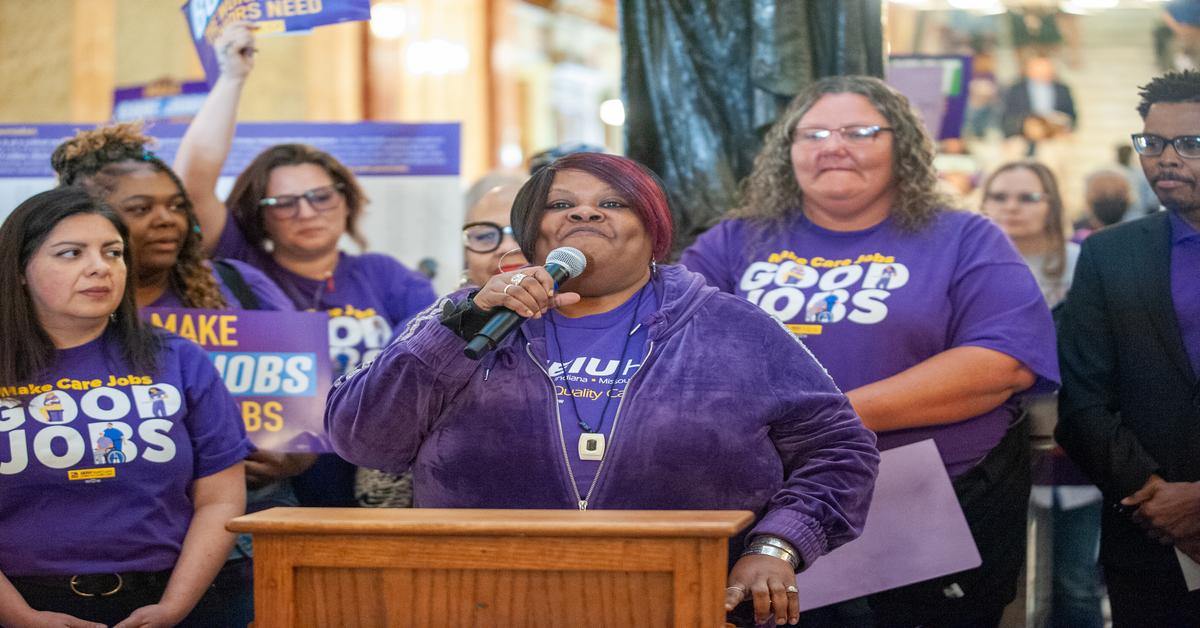 Illinois Home Care Workers, Seniors, Lawmakers Rally, Hand-Deliver ...